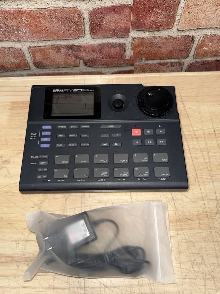 YAMAHA RY20 Rhythm Programmer Drum Machine
