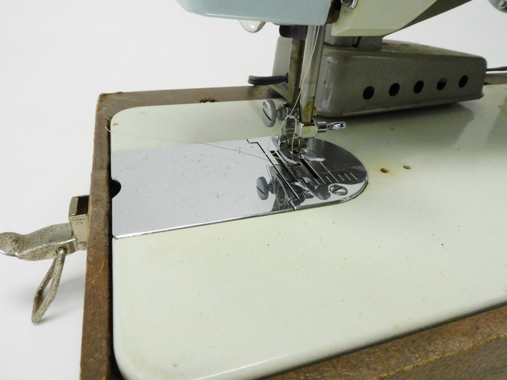 Vintage White Zig-Zag Sewing Machine White and Light Blue with Thread