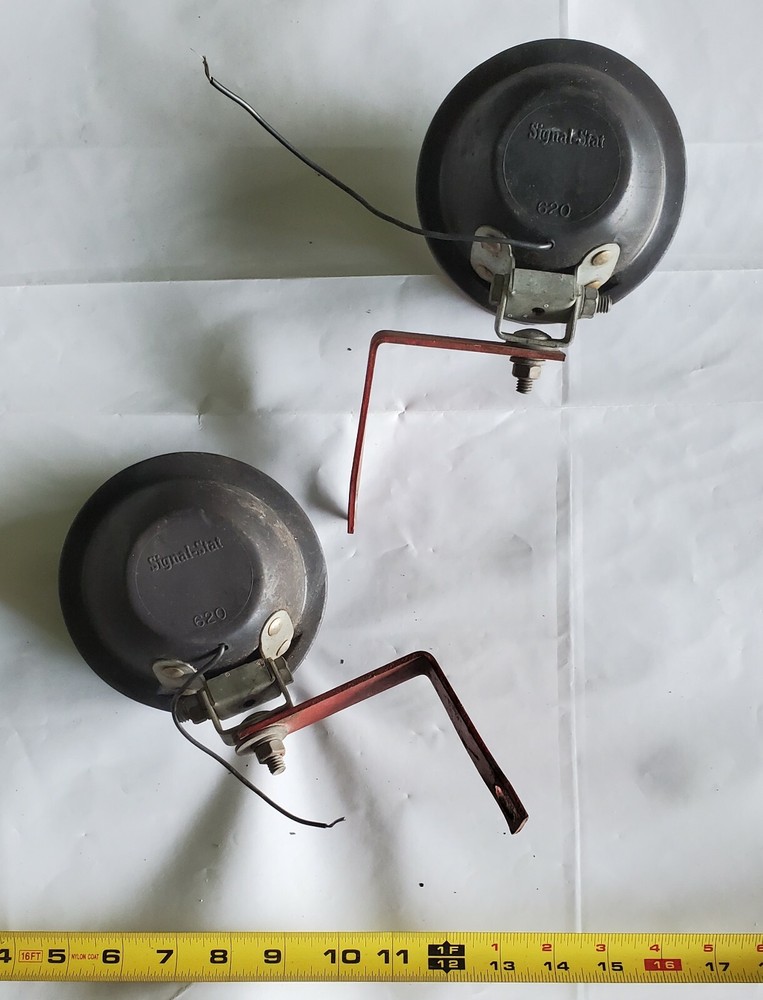 Vintage SingalStat 620 Utility Tractor Headlights with Mounts