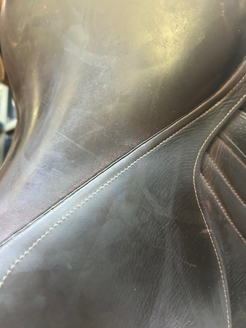 CWD SE02 Close Contact Saddle 17"