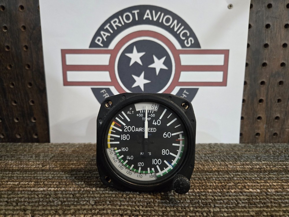 8125 United Instruments Airspeed Indicator