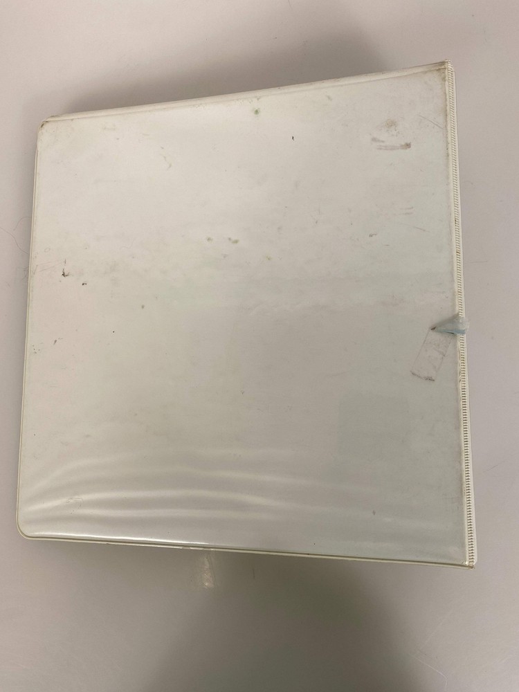 Yarns by Knitking Sample Binder