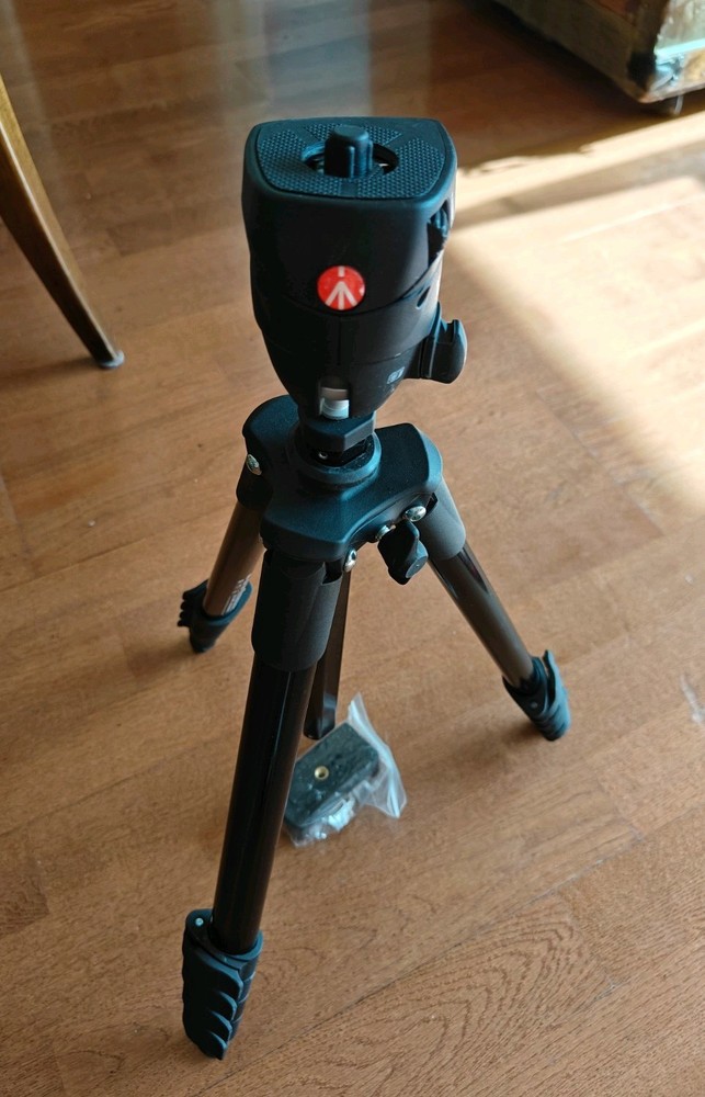 Manfrotto MKCOMPACTACN-BK Compact Action Tripod with Bag + quick release plate