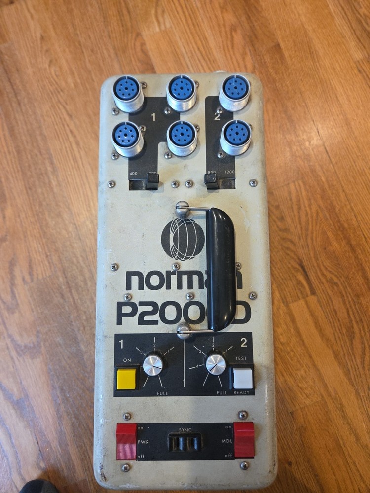 Norman P2000D Strobe Lighting Power Pack Untested