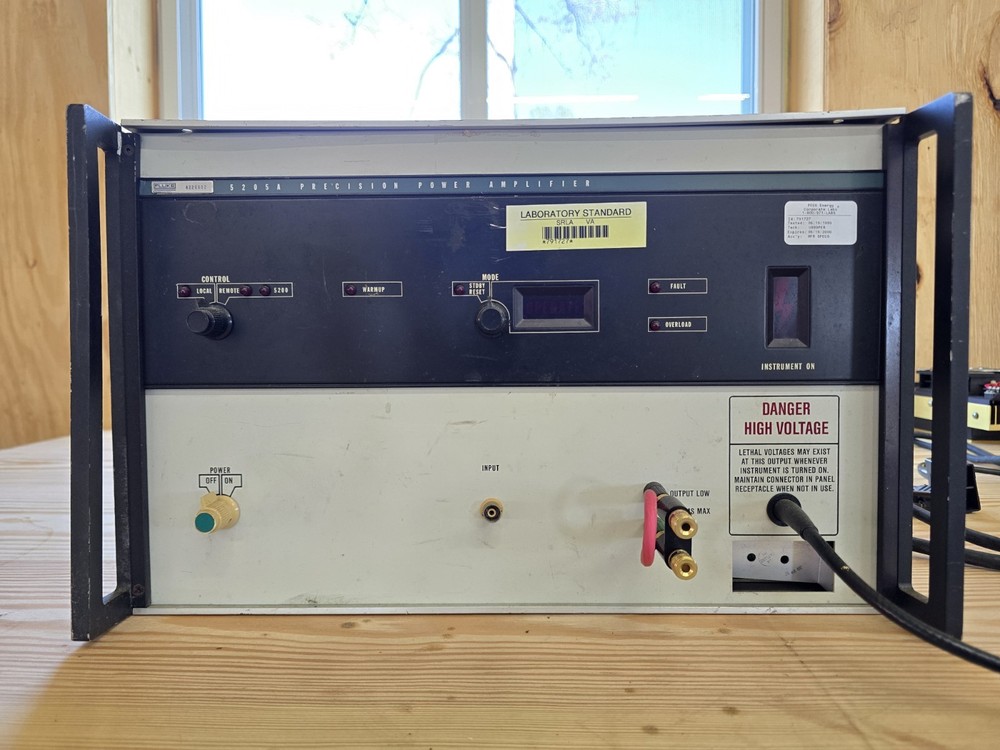 Fluke 5205A PRECISION POWER AMPLIFIER
