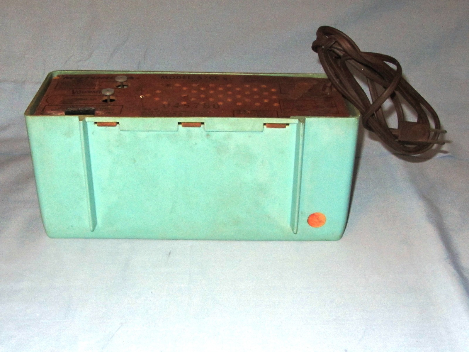 Vintage Motorola Model 57CC Clock Radio with Calendar Seafoam Blue