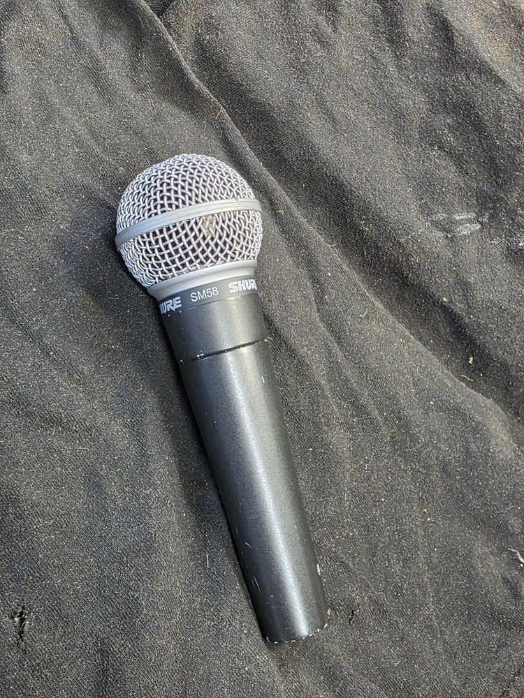 SHURE SM58 MICROPHONE (WORK)