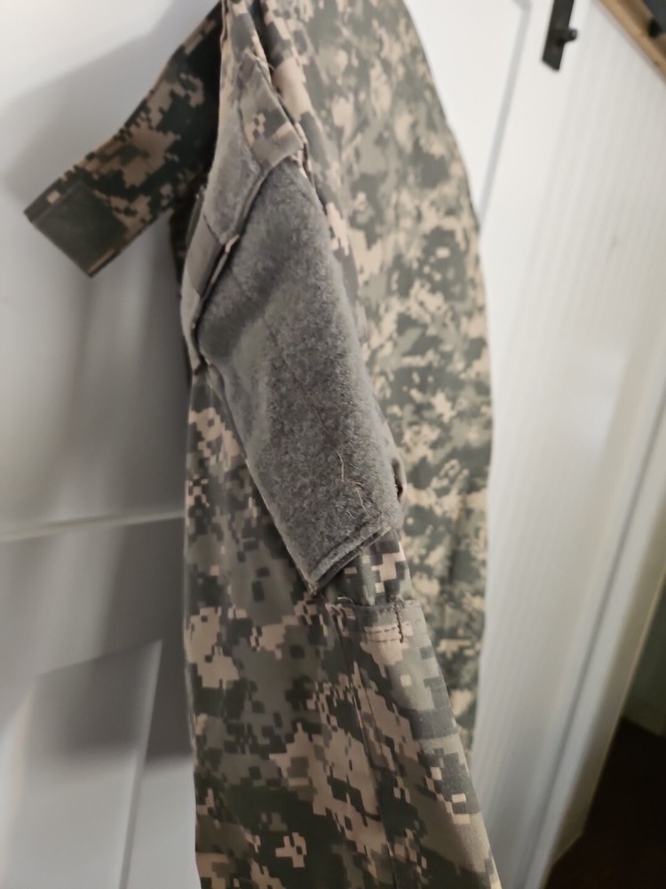 Army Combat Uniform Coat Mens Small Regular Digital Camo Read Description