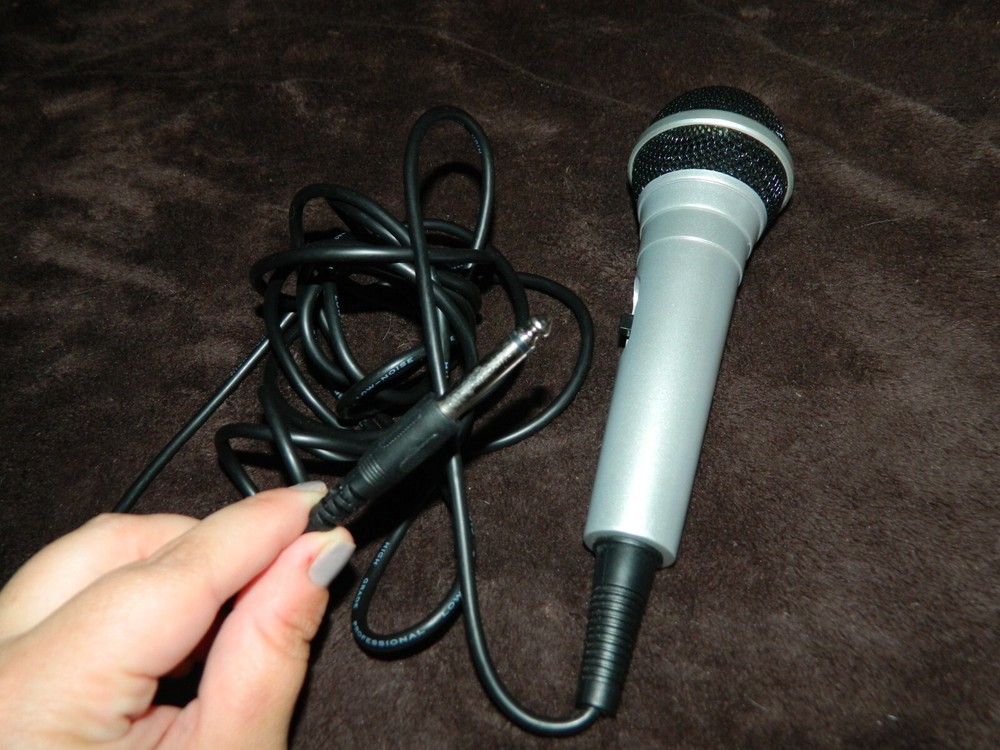 UNTESTED Wired Karaoke Microphone