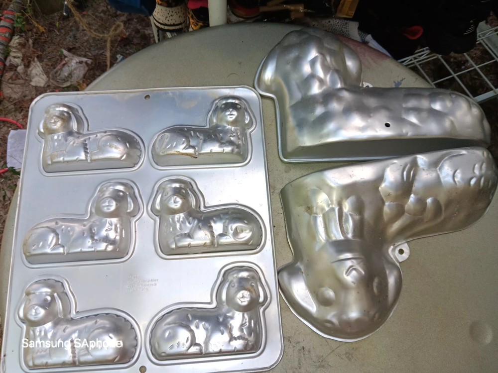 Bundt Muffin Cake Pan Non Stick Makes 6