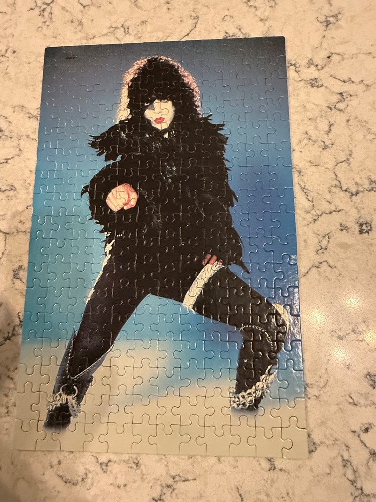 Kiss Puzzles
