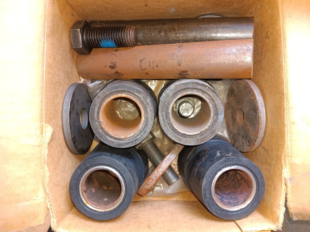 New Euclid E-3976 Equalizer Beam Bushing Assembly Batco 09-2319