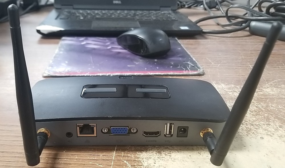Barco ClickShare R9861008 Wireless Presentation System. *READ⬇️*