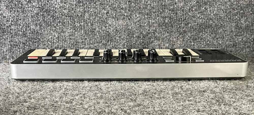 Samson Graphite M25 Mini USB MIDI Controller 25-Key Keyboard For PC/Mac