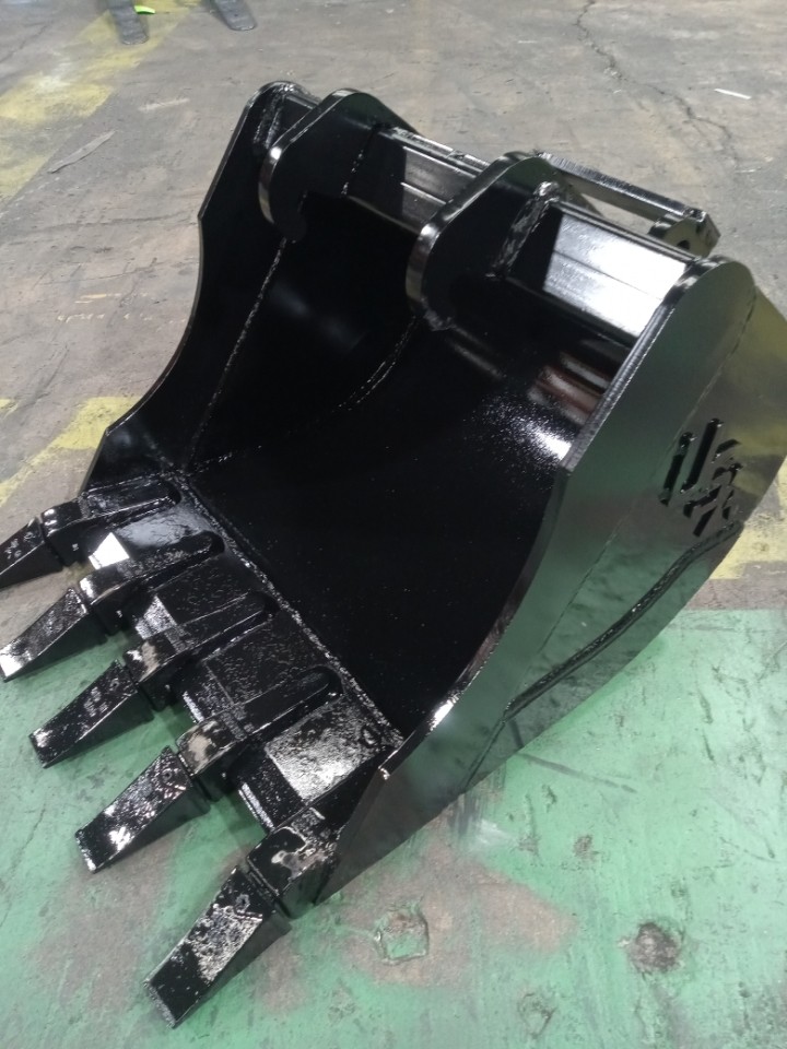 24 Inch Excavator Bucket Fits Bobcat E32 E35 Quick Attach