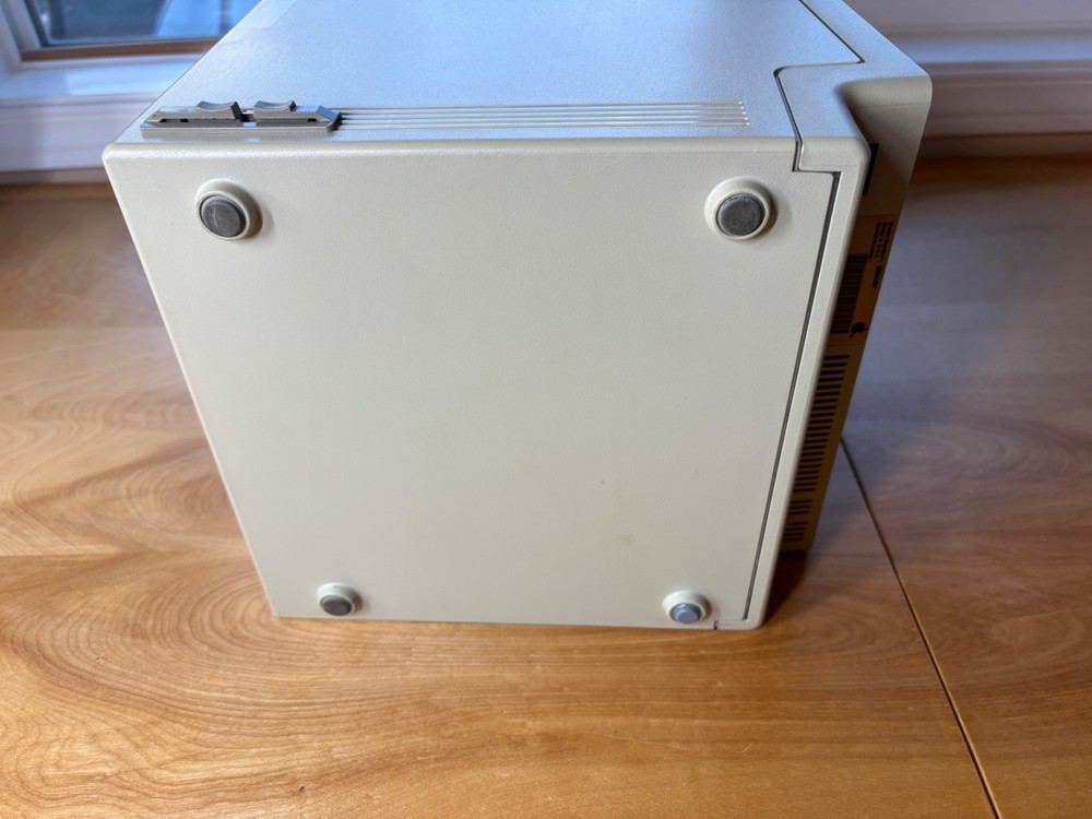 Macintosh 1984 128k computer - Recapped & Restored - Apple Mac M0001