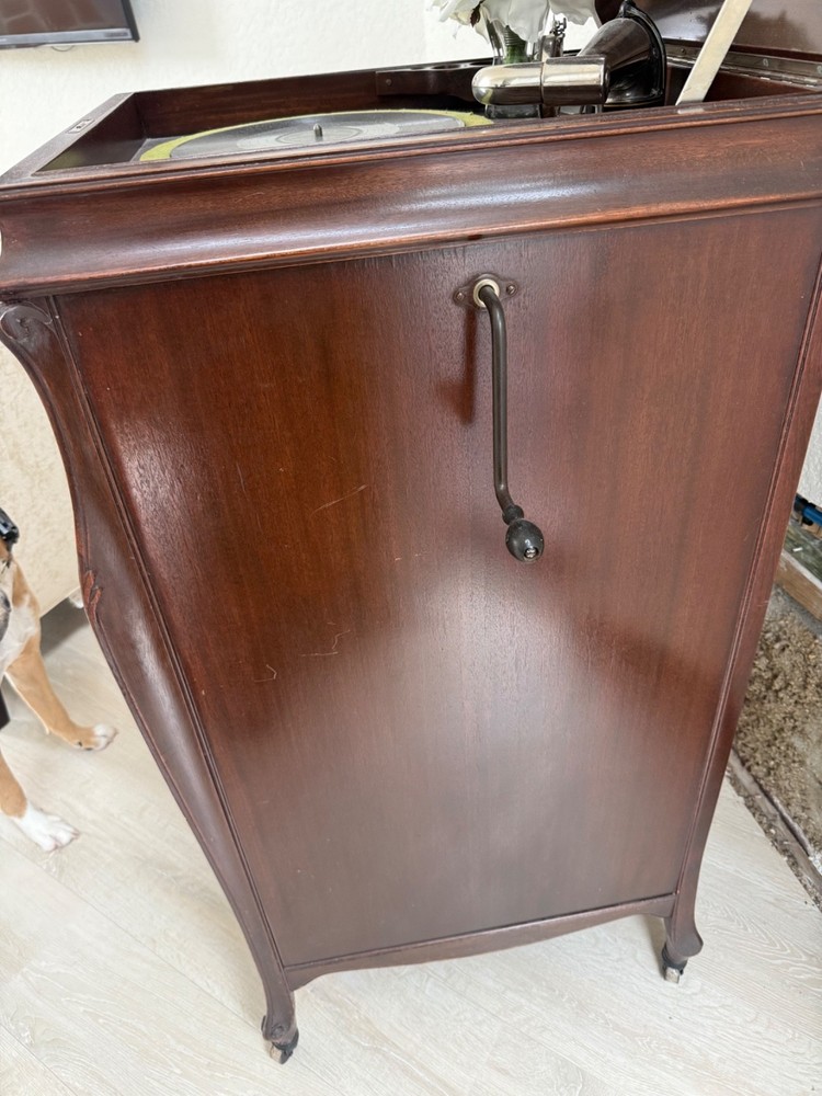 Victrola talking machine