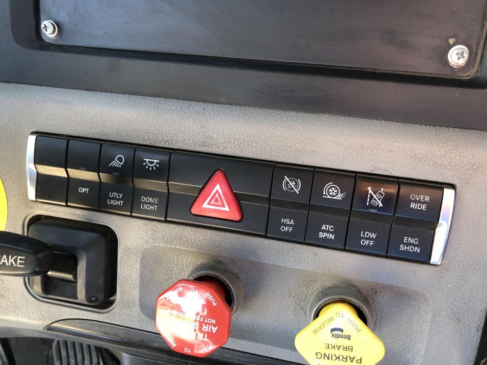 2018-2027 Freightliner CASCADIA SWITCH Dash Panel - Used