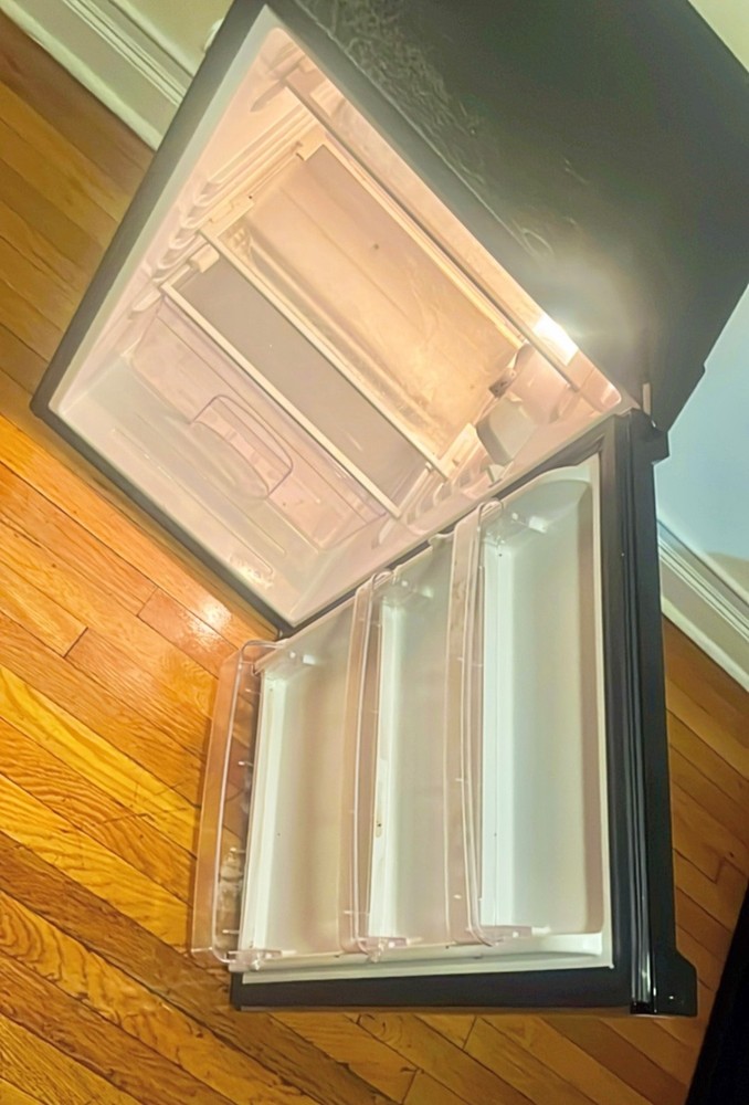 Master Chef Mini Fridge - Good Condition , barely used (open box)