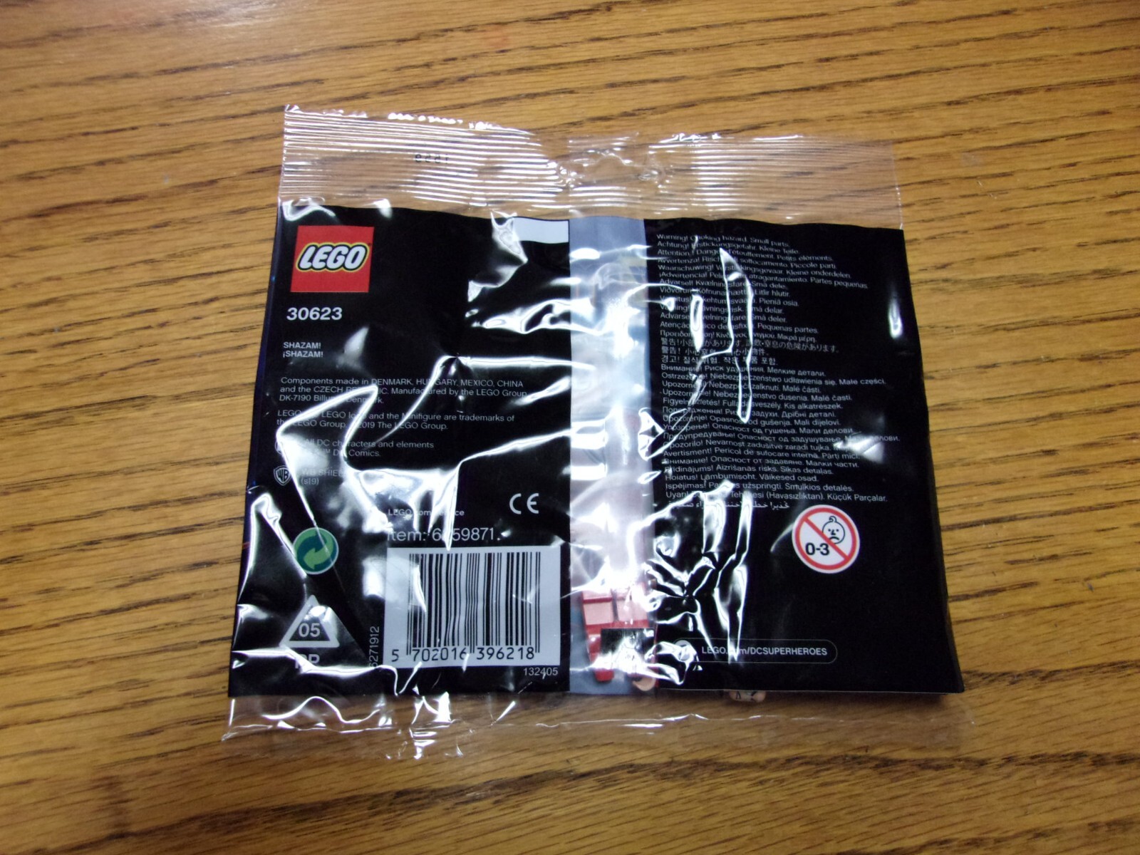 IN HAND New/Factory Sealed 2019 Lego DC 30623 Shazam! Minifigure Polybag Set