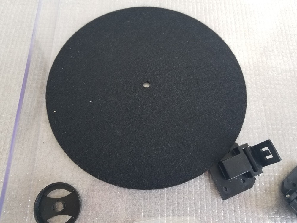 ION Audio iLP dustcover Hinges EX CONDITION