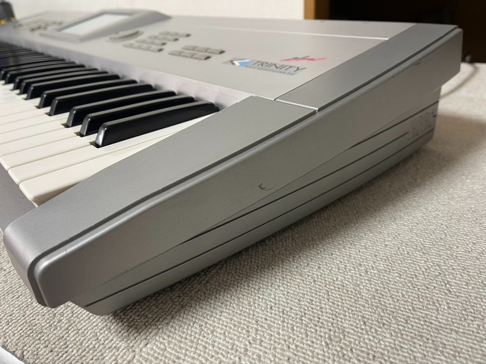 KORG TRINITY Plus Music Workstation Synthesizer 61-Key with Power Cable Tested