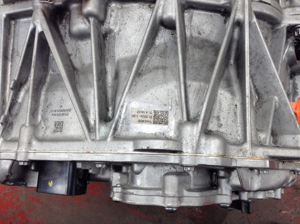 20-24 TESLA MODEL Y PERFORMANCE FRONT DRIVE UNIT ENGINE MOTOR OEM