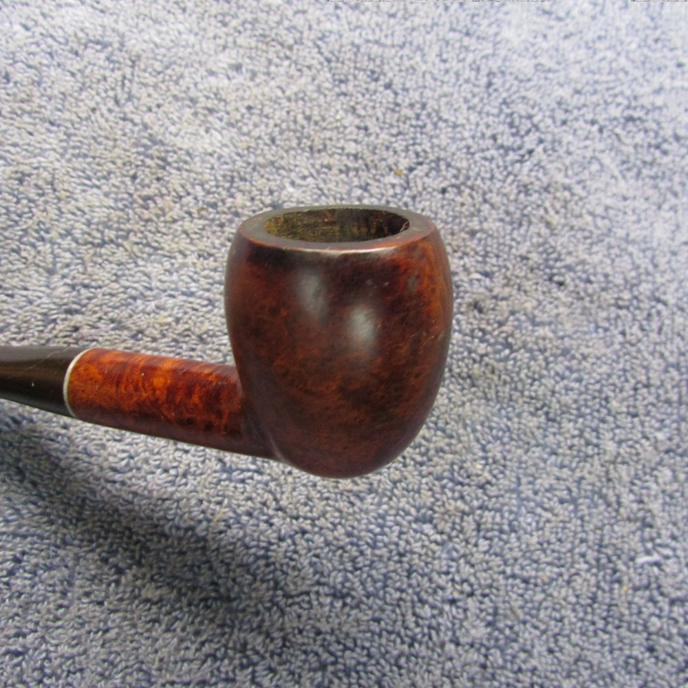 Smoking Pipe: Pipe Maker Imported Briar