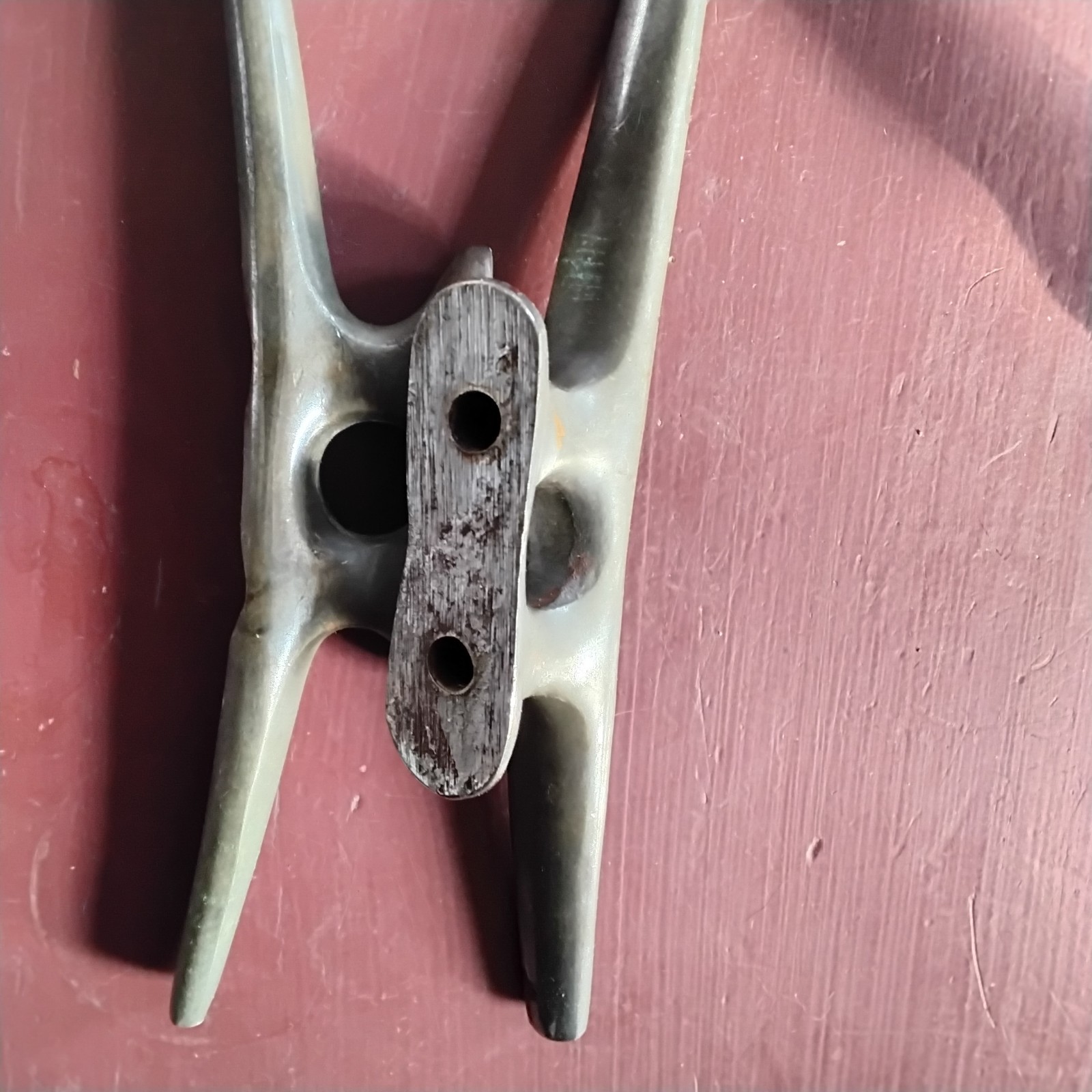 Vintage/antique 2-6 Inch Boat Dock Cleats