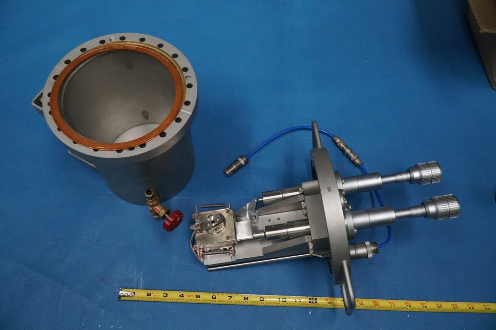 AUGER - JAMP -10 Microprobe Stage