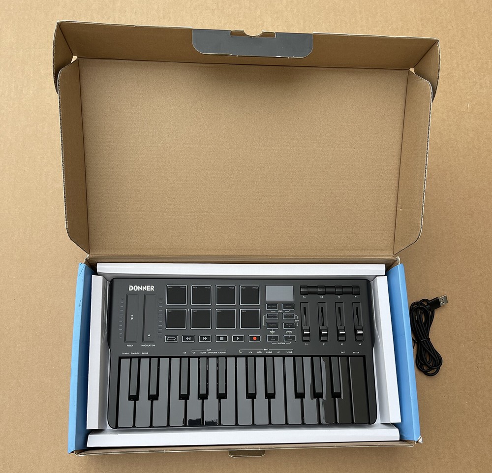 Donner USB-C MIDI Keyboard DJ Controller OLED 25Key 8Drum Pad Touch Bar | Refurb
