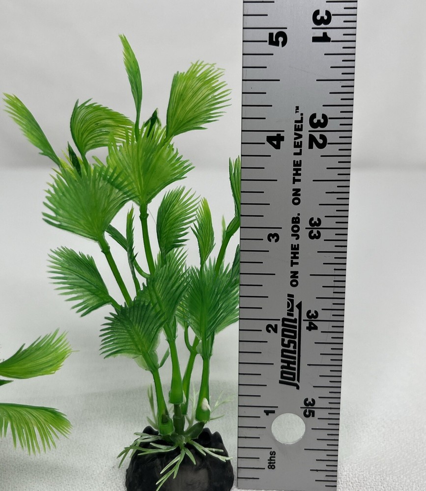 2PC Xunyee Plastic Aquarium Plants