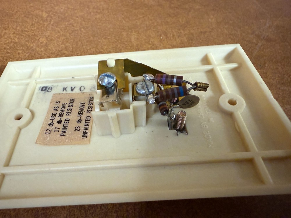 Channel Master 7319 Variable Isolation Wall Tap Ivory 300 OHM Output