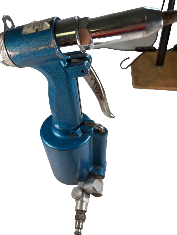 Central Pneumatic Tools Rivet Gun #167