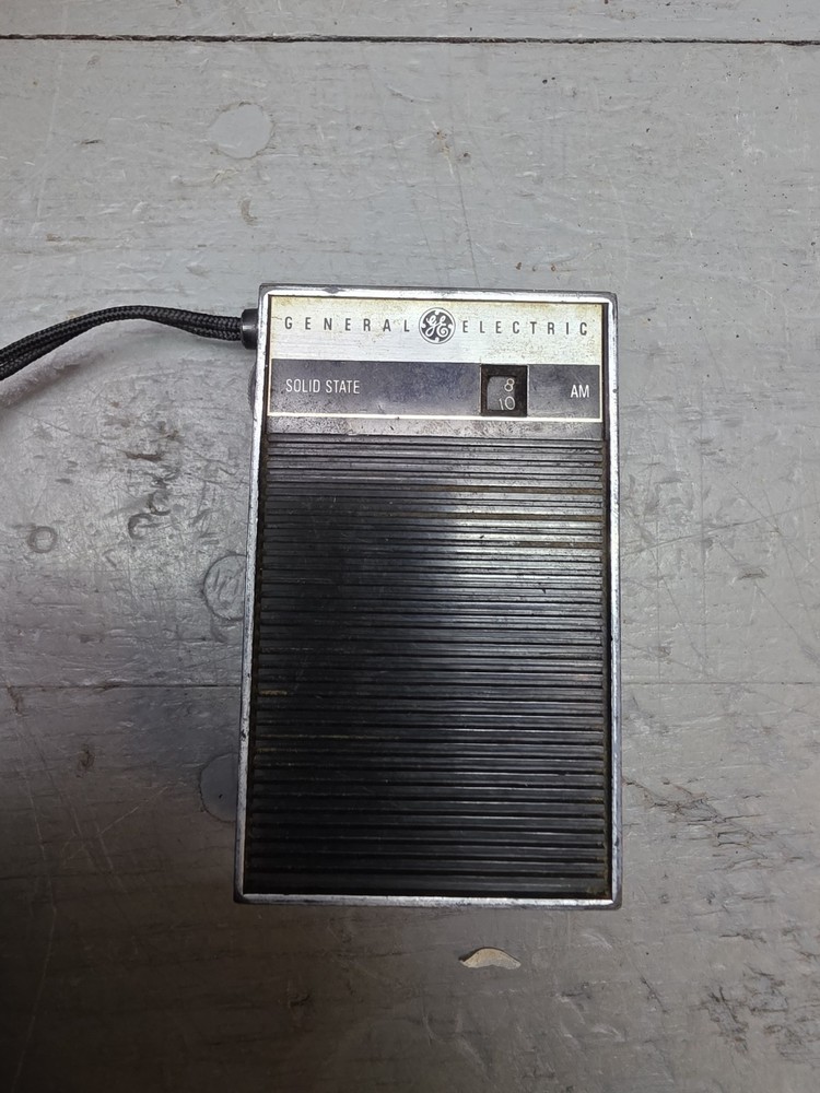 General Electric Solid State Black AM Radio