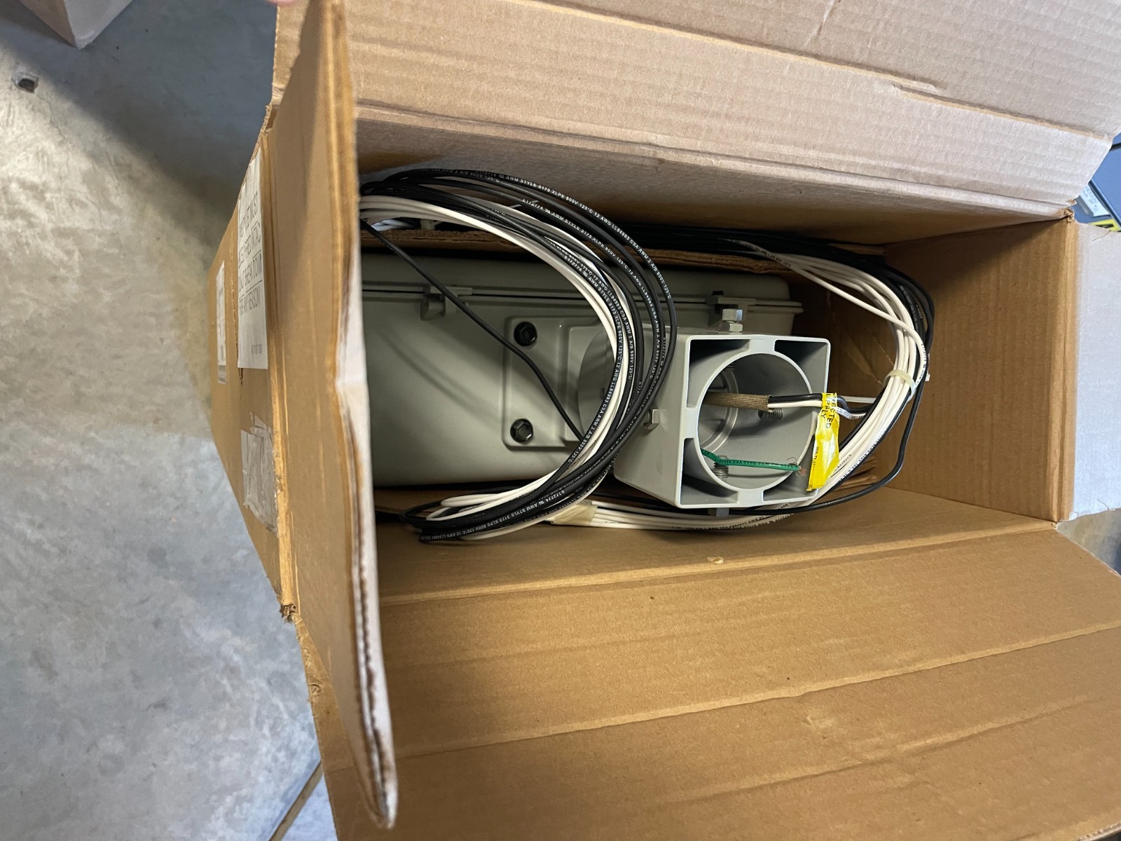 American Electric Light 400W HPS Cobrahead Street Light Fixture Cat#499821 120V