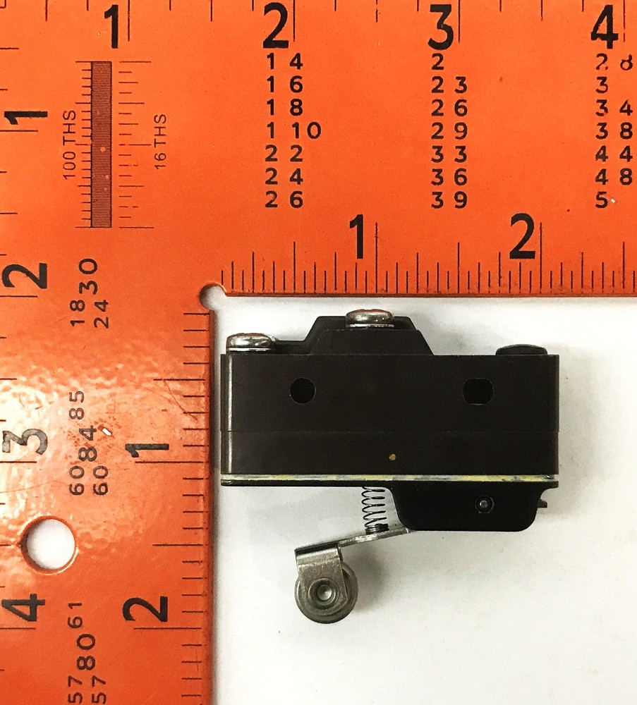 Total Source Yale Micro-Switch YT514826101 NOS