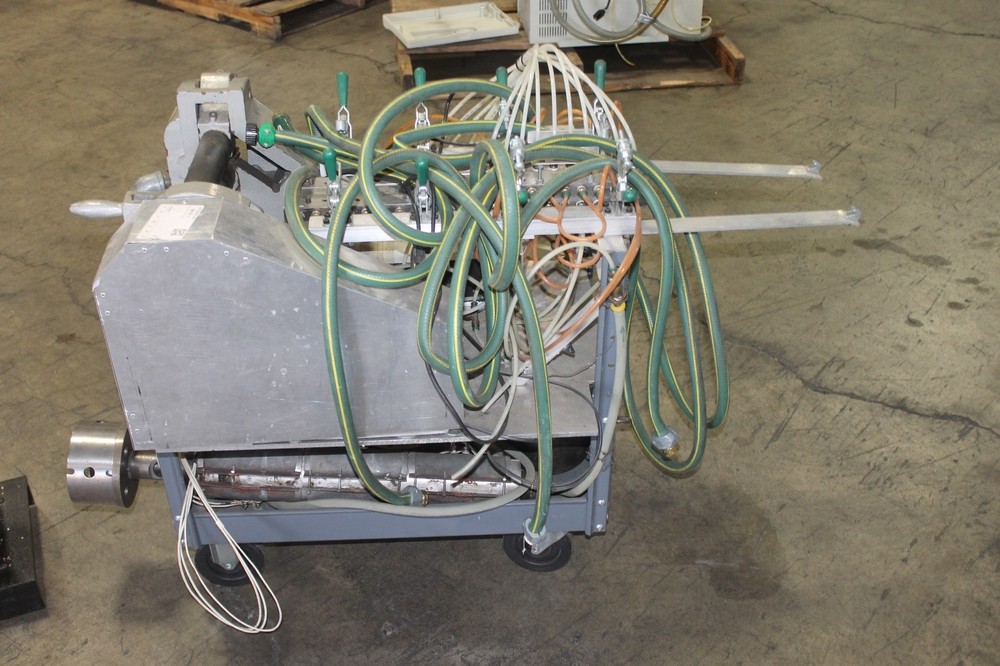 PLASTIC EXTRUDING Extruder for Plastic