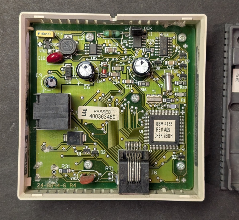 Johnson Controls Net Zone Sensor AP-TMZ1600 LCD Room Display Temperature Sensor