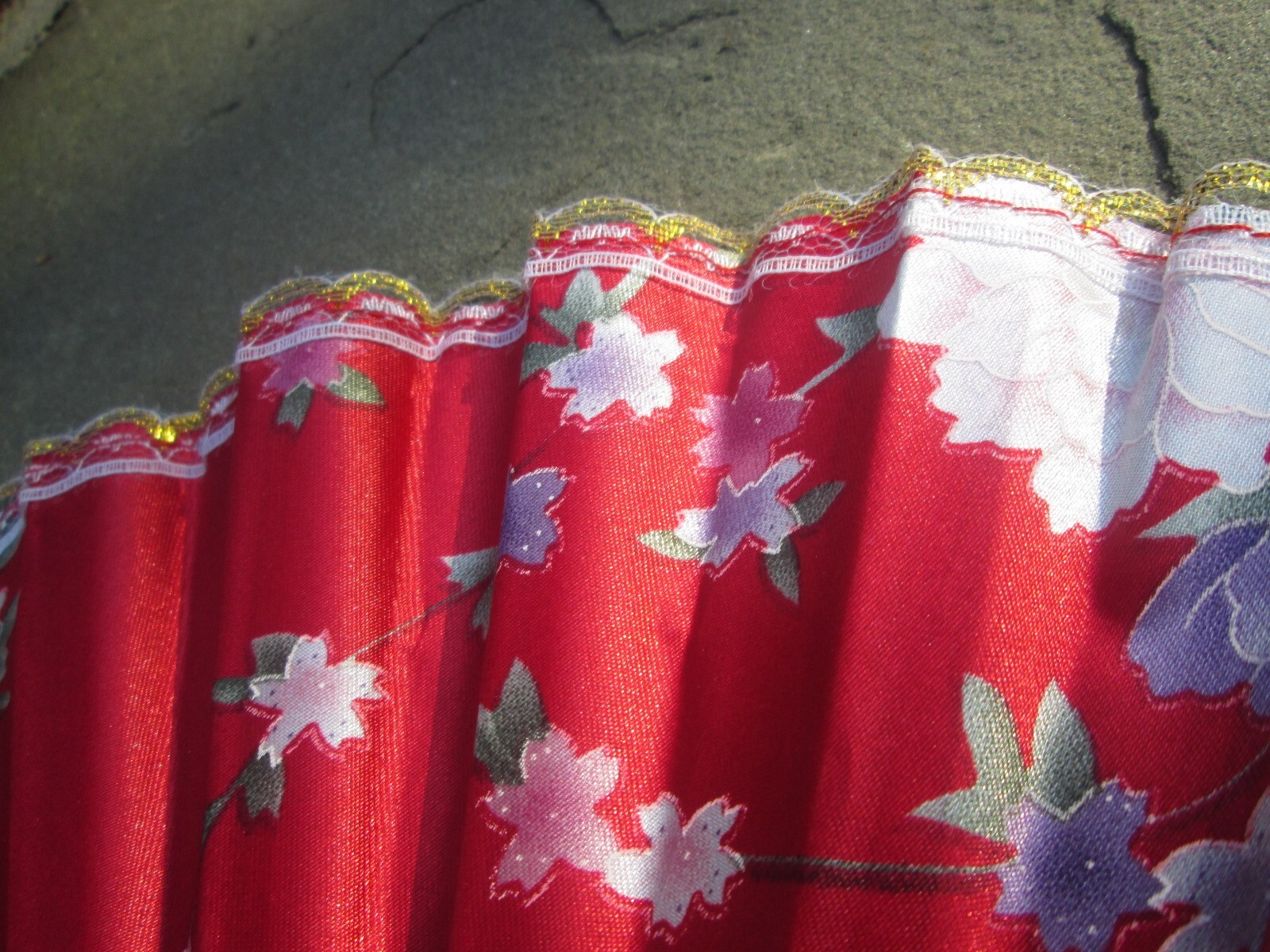 HAND FAN FLORAL ASIAN PEONY 18th C COLONIAL SATIN RED GOLD LACE GILT BRIDGERTON