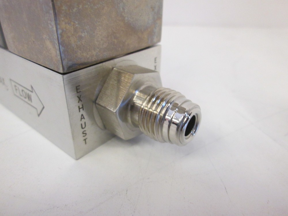 Unit Instruments, UFC-1200A, Mass Flow Controller, 200 SCCM, HCL, Used