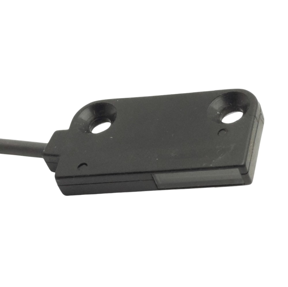 Omron E32-T16P Photoelectric Sensor, 11mm Range, Through Beam, Side Sensing