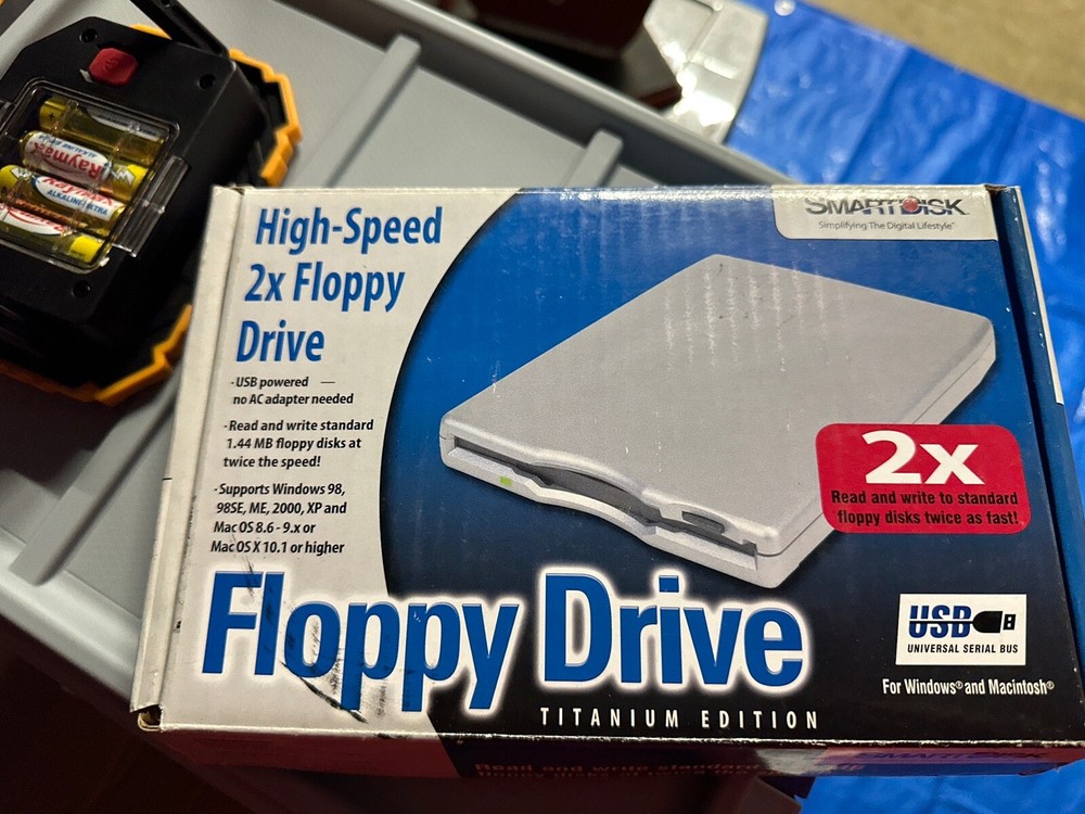 SmartDisk High Speed 2x USB External Floppy Disk Drive Titanium Edition WIN MAC
