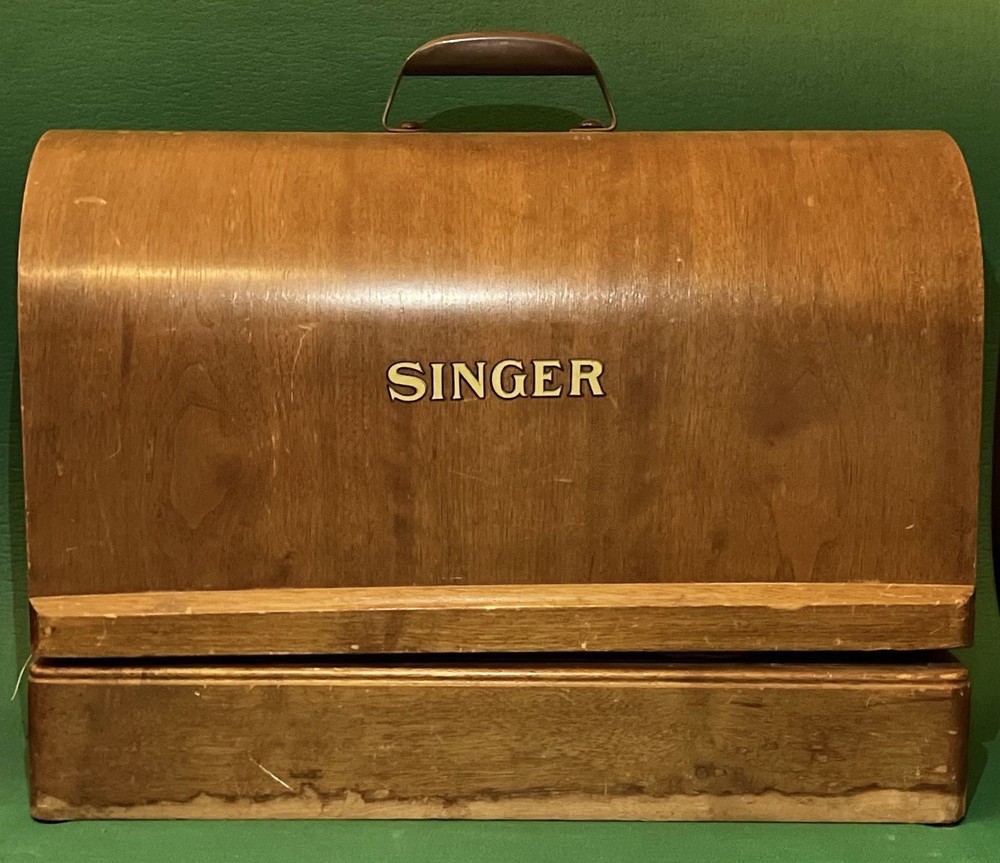Vtg Singer Sewing Machine Britain, Original Case, Speed Controller and Lamp RARE