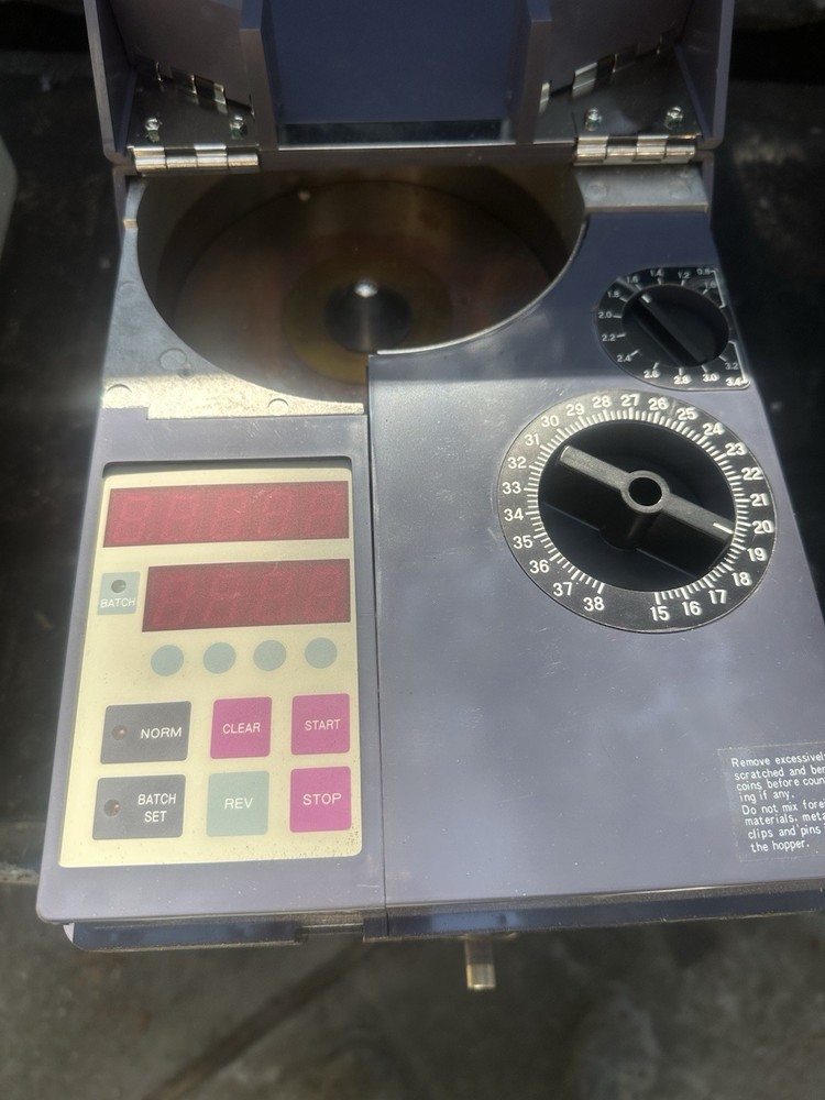 Cummins Model 132 Currency Counting Machine ￼
