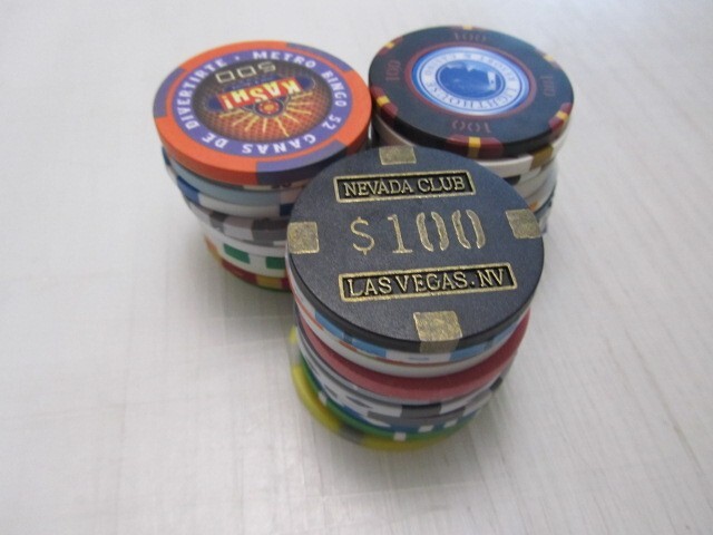 33 Casino Gaming Poker Chip Lot Las Vegas $1 New & Used Chipco Paulson Clay room
