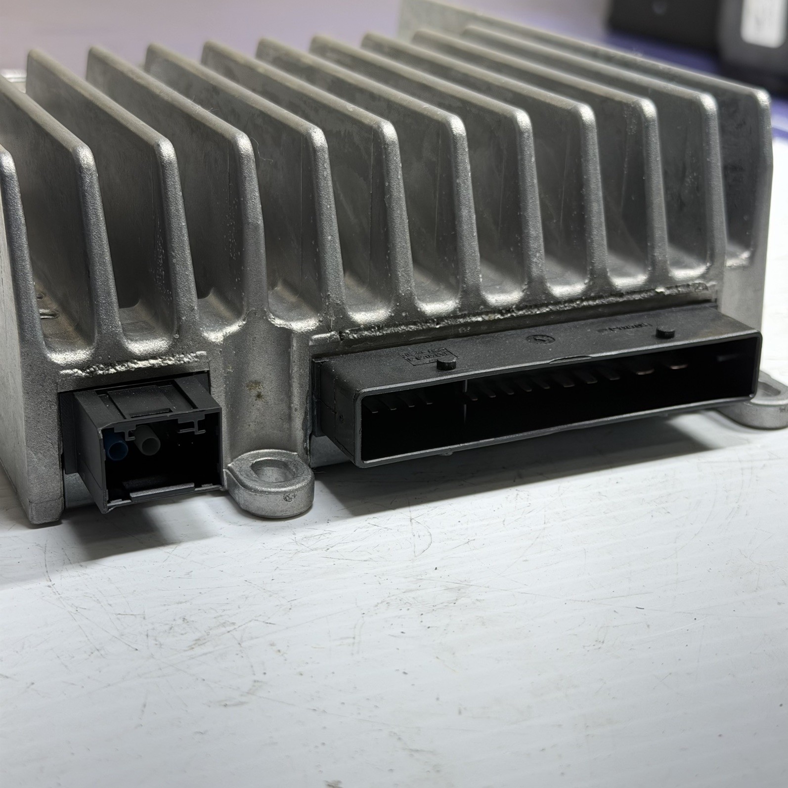 08-17 Mercedes W204 C250 C350 E350 Amplifier Amp Harman/Becker 2049007806 Oem