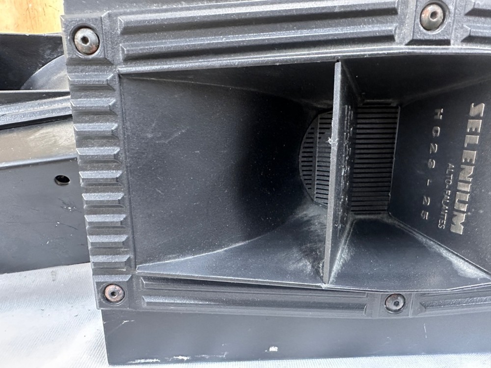 Selenium HC23-25 Horn w/Bracket Pre-JBL - Seven Available