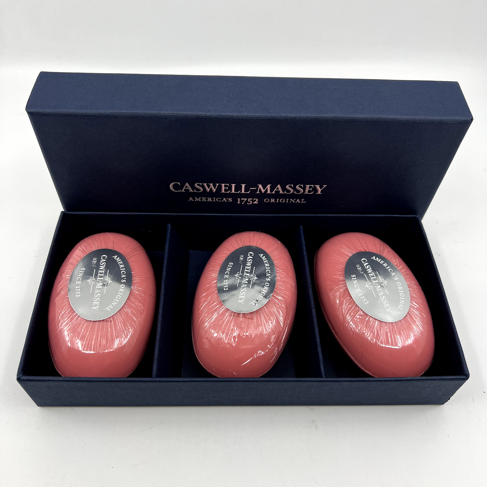 Caswell-Massey Honeysuckle Soap Set of 3 Cakes 3.25 oz Bars Gift Box USA