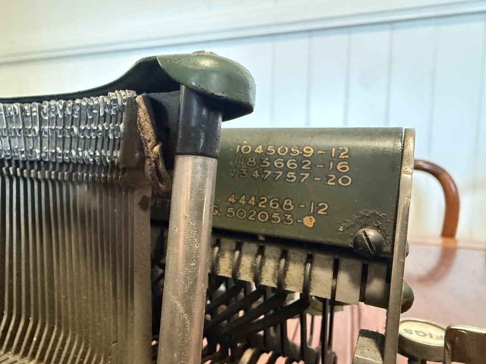 Rare ANTIQUE Imperial Model D Typewriter